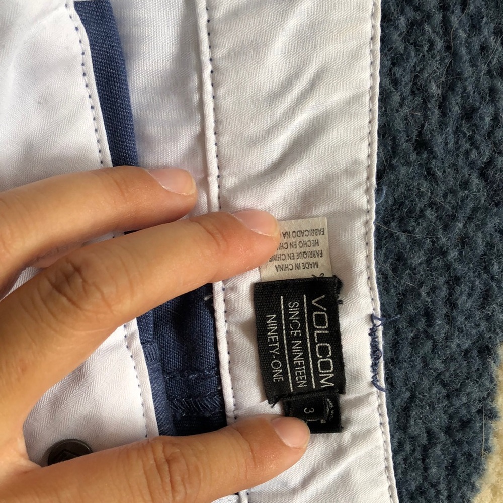 Volcom Shorts - Picture 3 of 3